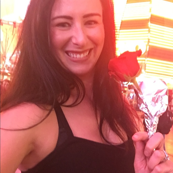 Meet your Posher, Trisha ❤️ - Picture 8 of 8